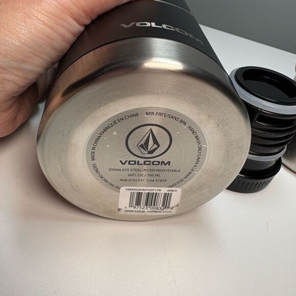 NEW Volcom Thermal Bottle 26oz Matte Black Insulated Wall Vacuum Hydration - Picture 6 of 7